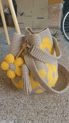 Fiorella Borsa Floreale all’Uncinetto 🌼