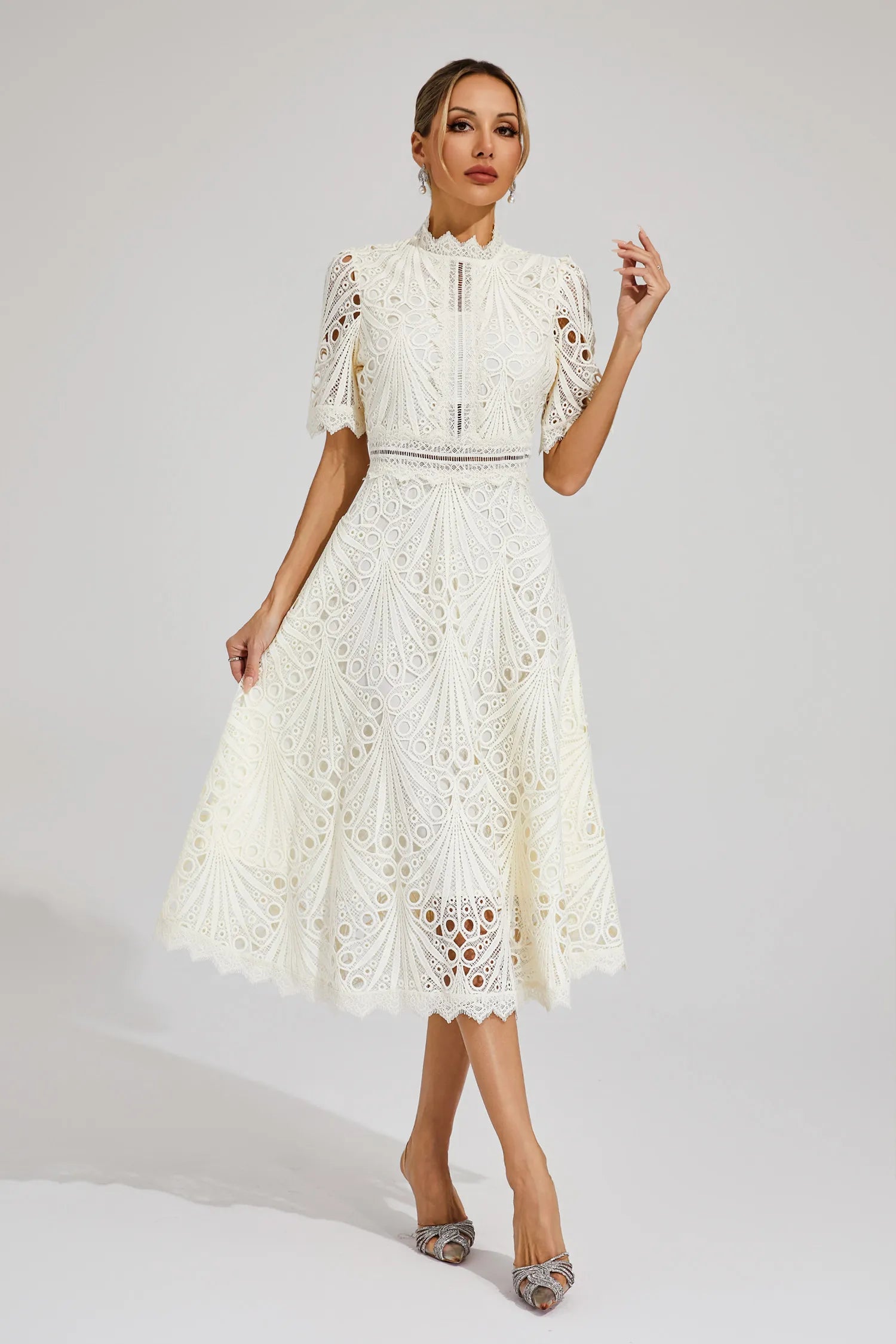 Sofia Abito Midi in Pizzo Romantico wit