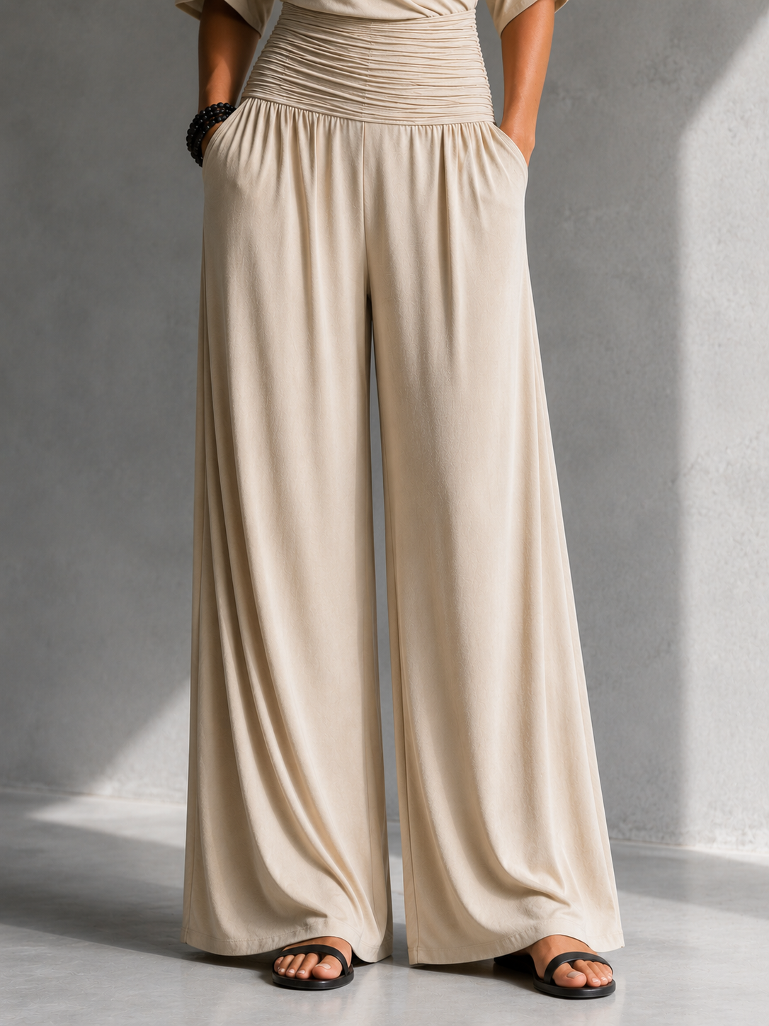 Alessia Tuta Elegante con Spalle Aperte